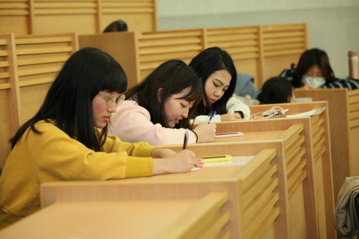 108學年第一學期第三次系集會圖片